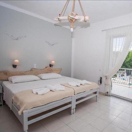 Aparthotel Alexandros Poros Town Esterno foto
